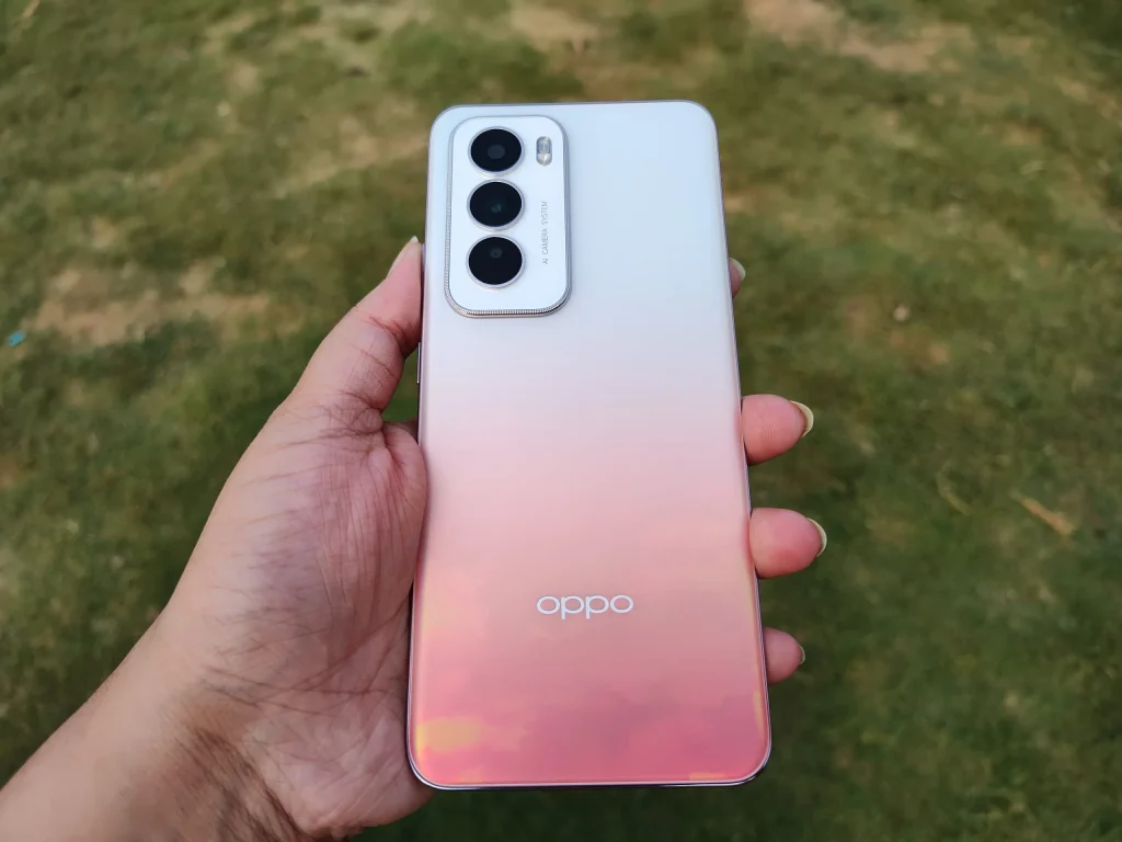 لماذا هاتف أوبو Oppo Reno 12 أقوى هواتف الفئة المتوسطة التي تبحث عنها؟ مواصفاته تتحدى